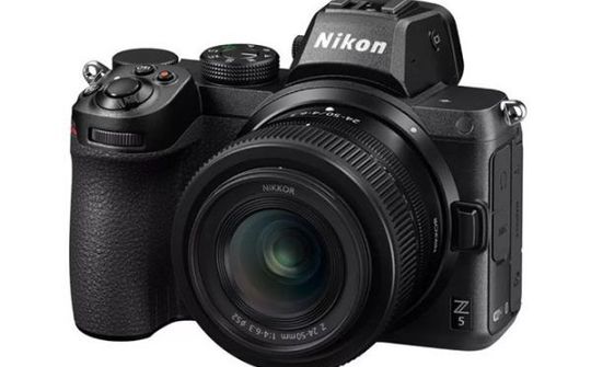 Máy ảnh không gương lật Nikon Z5 ra mắt với giá 1.399 USD
