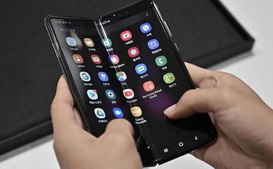 Galaxy Z Fold 2 sẽ có giá bán thấp hơn 1.980 USD của Galaxy Fold?