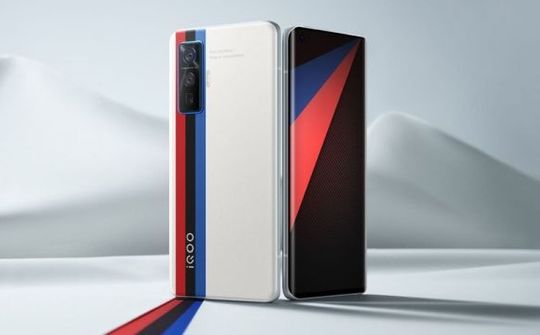Vivo iQOO 5 series chính thức được bán ra ở Trung Quốc, giá từ 13,3 triệu đồng