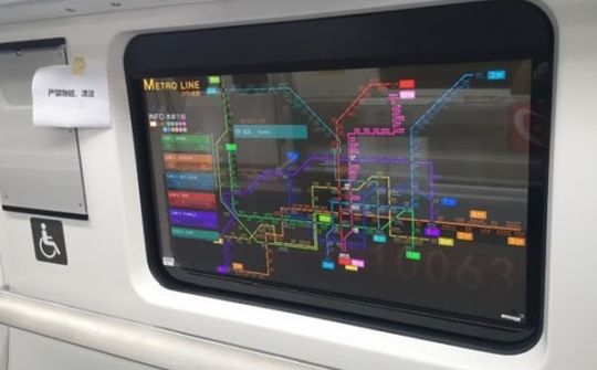 Màn hình OLED trong suốt của LG đang được ứng dụng trong đời thực