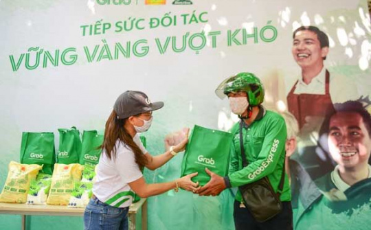 Grab tiếp tục chung tay cùng cộng đồng chống Covid-19