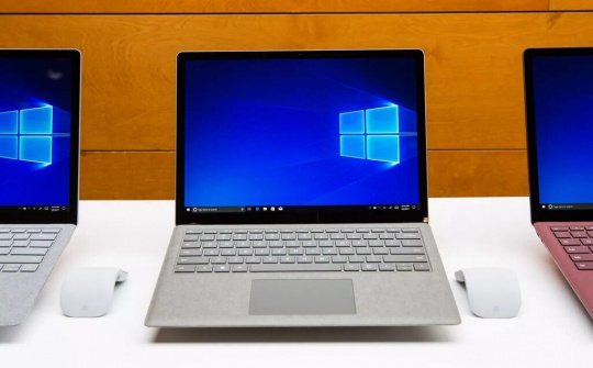 Surface Laptop 12,5 inch mới, giá chỉ 500 USD