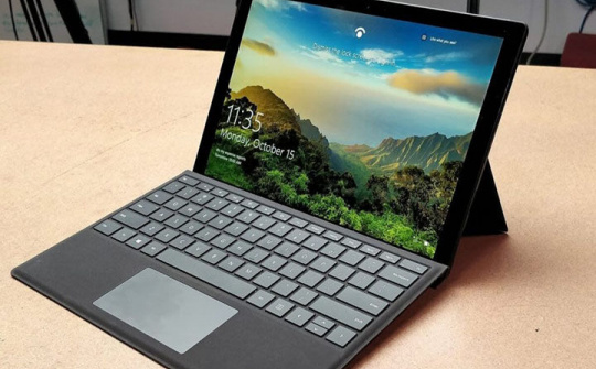 Microsoft Surface Pro 7+ được bán với giá khởi điểm 899 USD