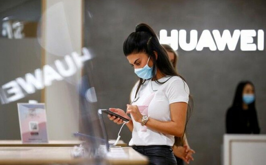 Huawei mua 90 bằng sáng chế từ BlackBerry