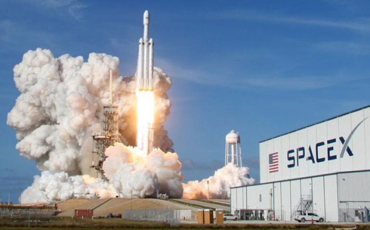 SpaceX phóng số lượng vệ tinh kỷ lục