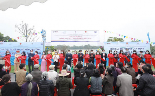 Công bố hạ thủy công cụ thu gom rác trên sông tại  Nam Định