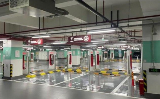 Tesla ra mắt trạm sạc điện lớn nhất thế giới