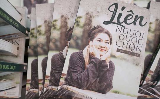 Ra mắt sách "Liên - Người được chọn" 