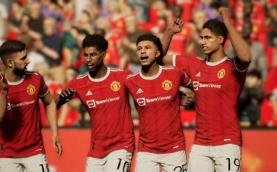 eFootball 2022 bị người chơi đánh giá tệ hại
