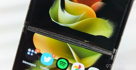 Samsung Galaxy Z Flip3 bị lỗi màn hình khi vừa ra mắt