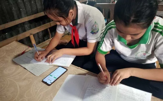 FPT tặng 3.300 bộ “Máy tính tặng em” tới học sinh có hoàn cảnh khó khăn