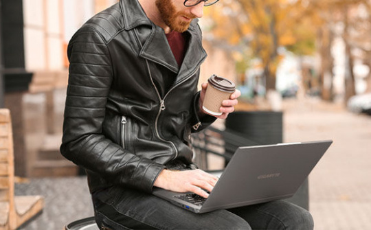 GIGABYTE thành công ra mắt thế hệ Laptop siêu mỏng, nhẹ dưới 1kg