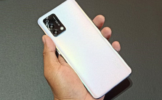 Oppo ra mắt smartphone A95, giá gần 6 triệu