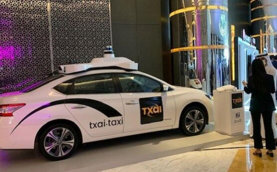 UAE 'trình làng' chiếc taxi hoàn toàn tự lái đầu tiên