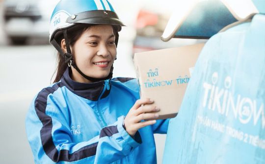 Tiki miễn phí giao hàng, sale mạnh trong mùa giãn cách xã hội