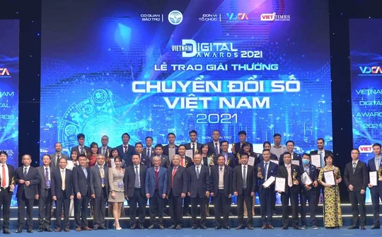 Hội Truyền thông số Việt Nam trao Giải thưởng Chuyển đổi số năm 2021