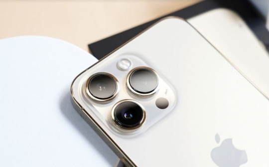 iPhone 13 Pro Max 256 GB bất ngờ giảm giá 5 triệu đồng