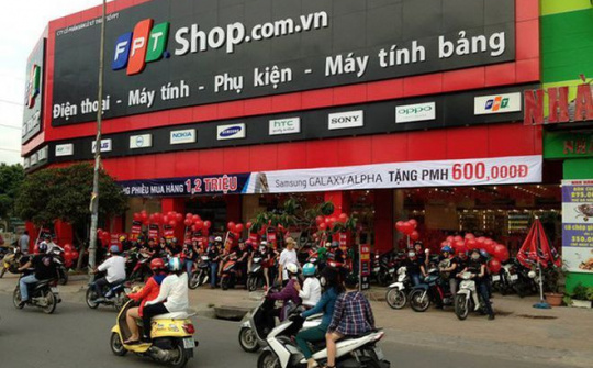 FPT Retail vượt bão Covid-19 nhờ iPhone 12 