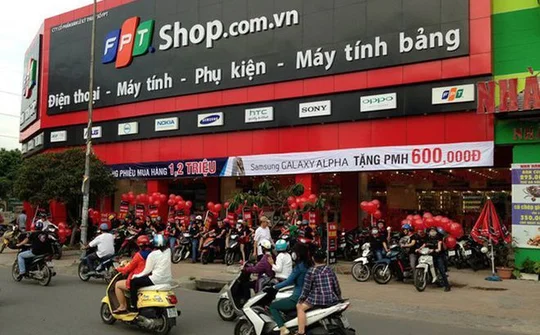 FPT Retail vượt bão Covid-19 nhờ iPhone 12 