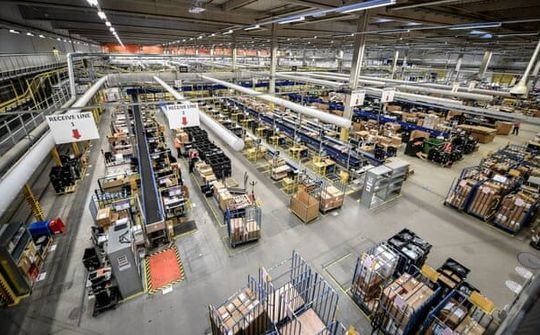 Amazon bị kiện vì không đảm bảo an toàn lao động 