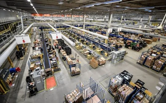 Amazon bị kiện vì không đảm bảo an toàn lao động 