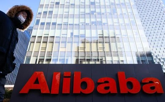 Trung Quốc buộc Alibaba rút vốn khỏi báo, mạng xã hội