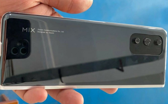 Điện thoại màn hình gập của Xiaomi sẽ giống Galaxy Fold?
