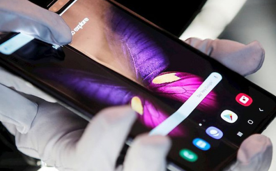 Smartphone Samsung lần đầu tiên sử dụng màn hình BOE