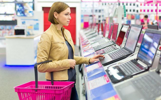 Doanh số PC toàn cầu tăng 8,4% trong năm 2021