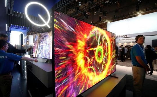 Samsung đặt 1 triệu tấm nền TV OLED từ LG