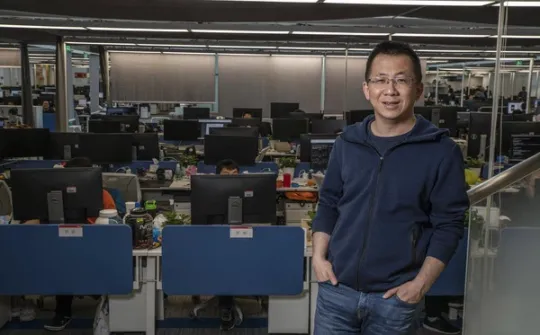 Người đàn ông 38 tuổi, sở hữu mạng xã hội có trên 1 tỷ người dùng, nắm trong tay 60 tỷ USD, tiềm năng 'vượt mặt' Mark Zuckerberg