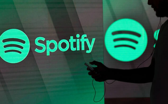 Các nghệ sỹ đang kiếm được bao nhiêu tiền từ Apple Music, Spotify?