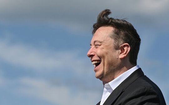 Elon Musk tuyên bố Tesla dừng chấp nhận thanh toán bằng Bitcoin, giá đồng tiền số lập tức cắm đầu lao dốc