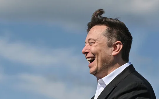 Elon Musk tuyên bố Tesla dừng chấp nhận thanh toán bằng Bitcoin, giá đồng tiền số lập tức cắm đầu lao dốc