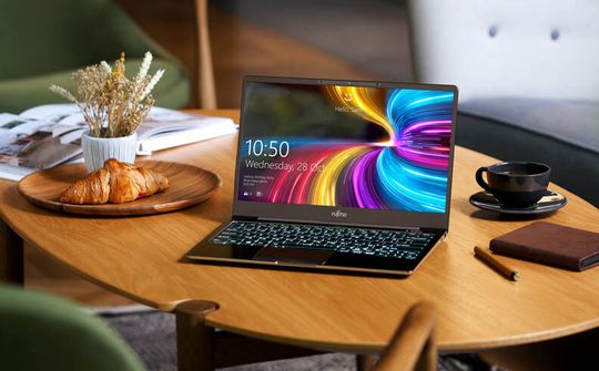 Fujitsu giới thiệu dòng laptop CH siêu nhẹ, giá 25.99 triệu đồng