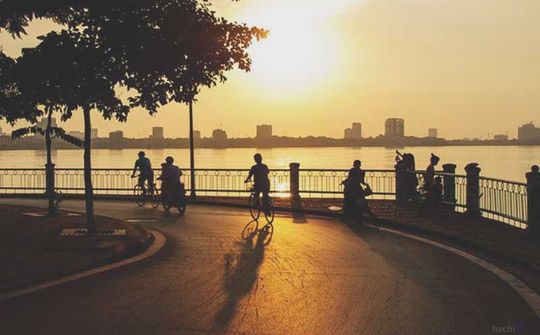 Thanh bình những vòng quay quanh "Tây hồ danh thắng"  