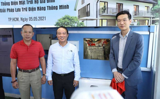 Huawei ra mắt dự án điện mặt trời áp mái hộ gia đình với bộ lưu trữ thông minh