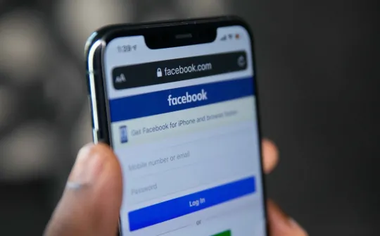 Người bán hàng online ở Việt Nam lao đao sau bản cập nhật iOS 14.5