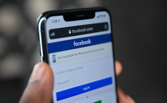 Người bán hàng online ở Việt Nam lao đao sau bản cập nhật iOS 14.5