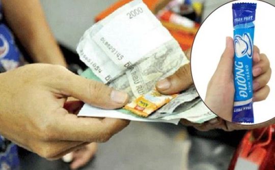 Siêu thị toàn trả lại tiền bằng kẹo, đường, vậy những món này có giá bao nhiêu?