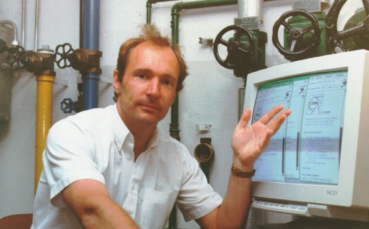 Cha đẻ web bán đấu giá mã nguồn khai sinh ra thời đại Internet