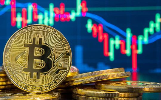 Tesla lại "úp mở" khả năng chấp nhận Bitcoin