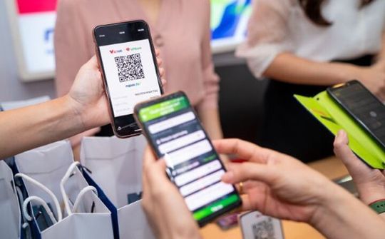 Vietcombank ra mắt dịch vụ chuyển tiền nhanh 247 bằng mã QR