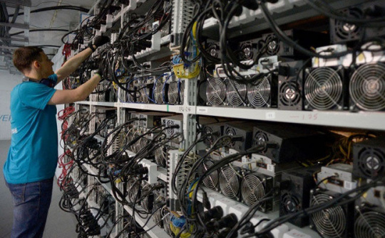 Bitcoin trượt giá 7% khi Trung Quốc trấn áp hoạt động đào tiền ảo