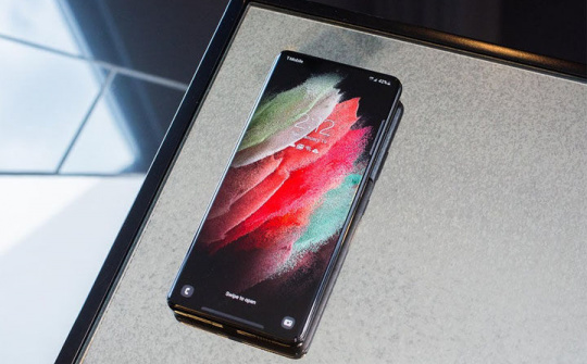 Lượng hàng màn hình OLED dẻo giảm 35% trong quý 2 năm 2021