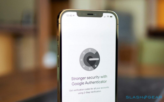 Google Authenticator trên iOS yêu cầu xác thực sinh trắc học