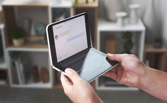 Surface Duo đang giảm mạnh từ chính Microsoft