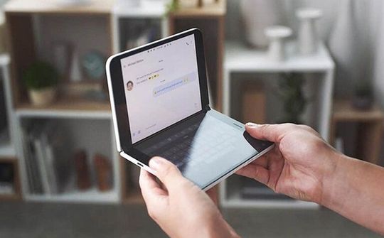 Surface Duo đang giảm mạnh từ chính Microsoft
