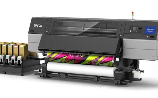 Epson Việt Nam ra mắt máy in công nghiệp SC-F10030H chuyển nhiệt thăng hoa