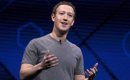 Ông chủ Facebook "miệt mài" bán cổ phiếu công ty mình sáng lập